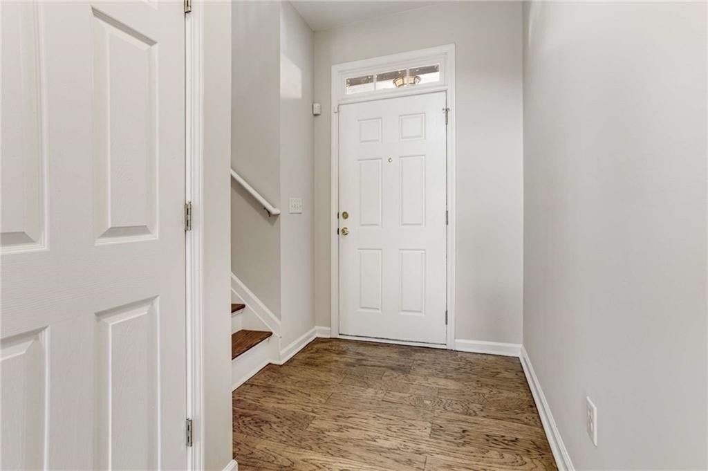 424 Kensington Parc Way - Photo 2 of 28