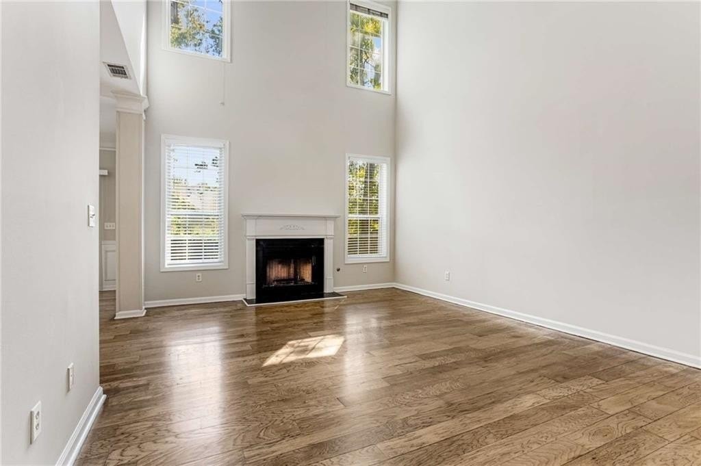 424 Kensington Parc Way - Photo 3 of 28