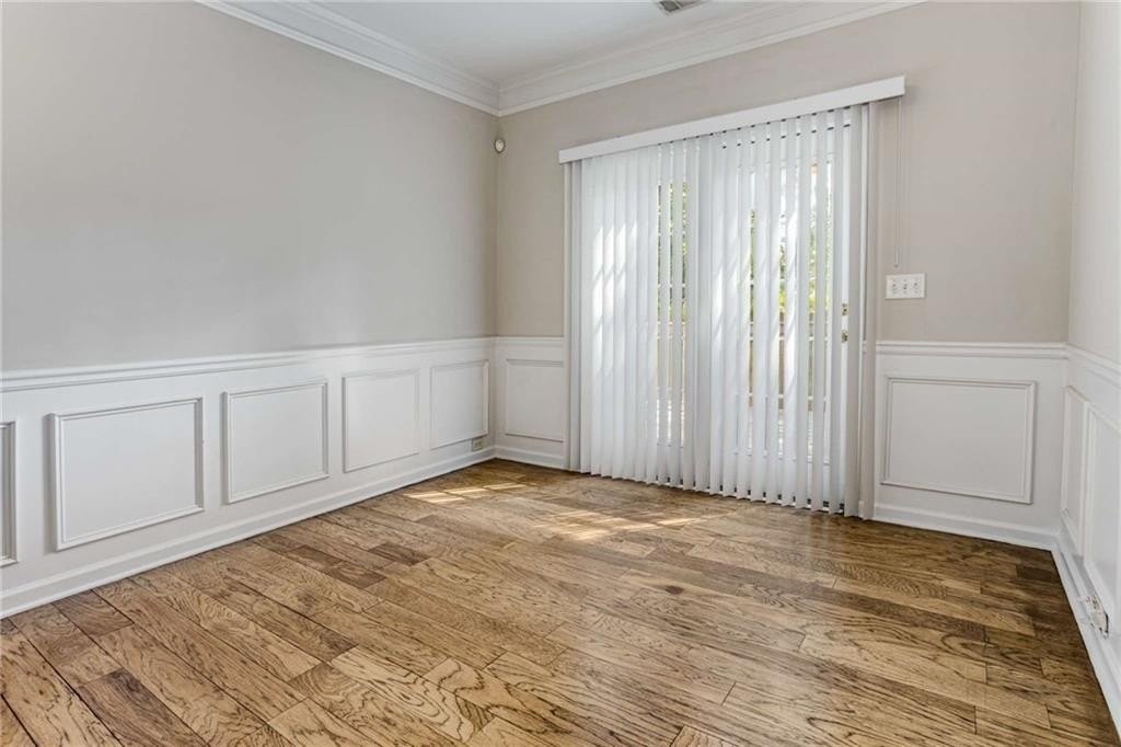 424 Kensington Parc Way - Photo 5 of 28