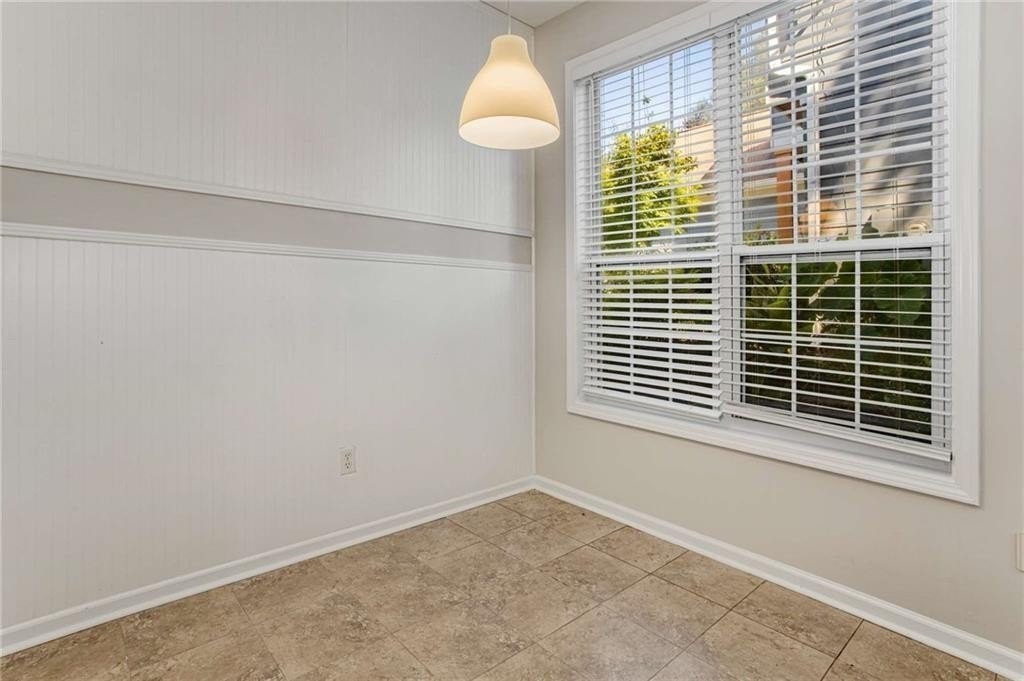 424 Kensington Parc Way - Photo 7 of 28
