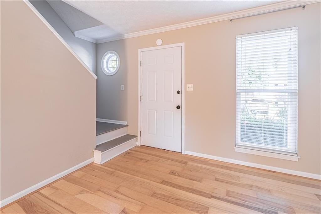 3235 Cape Cir - Photo 5 of 38