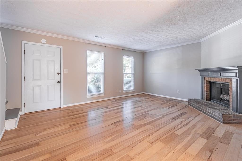 3235 Cape Cir - Photo 7 of 38