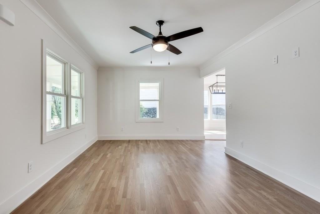 1861 Dyer Cir - Photo 5 of 42