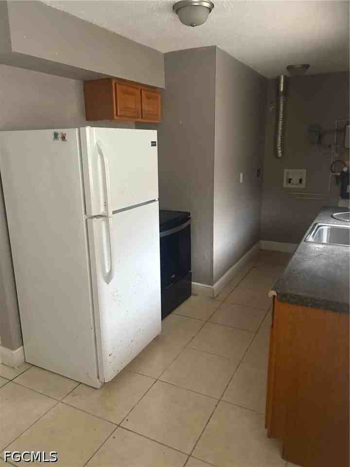 5458 5th Ave - Photo 4 of 8