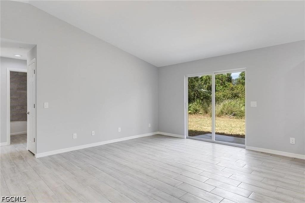 2100 W 15th St - Photo 6 of 18