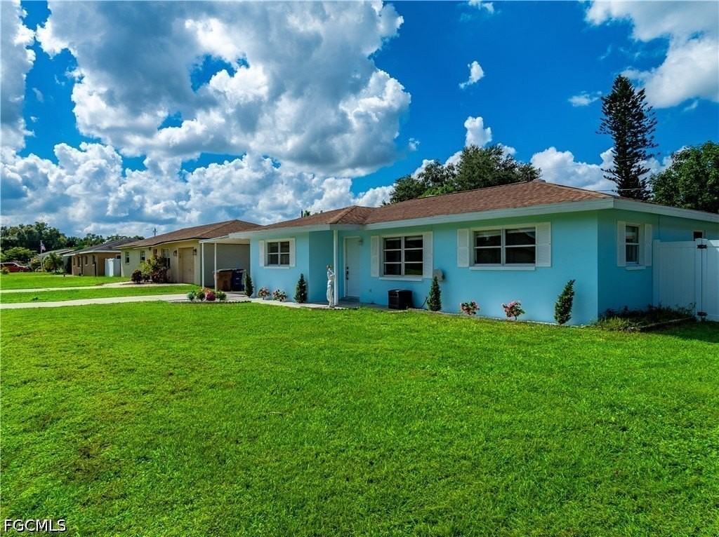 2201 Lotus Rd - Photo 2 of 42