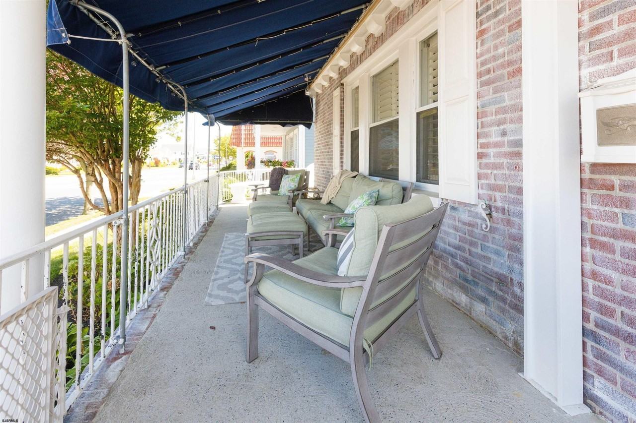 8310 Ventnor Ave - Photo 4 of 38