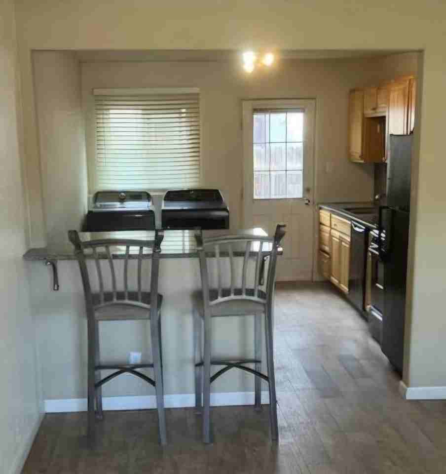 3931 Thaxton Ave Se - Photo 4 of 12