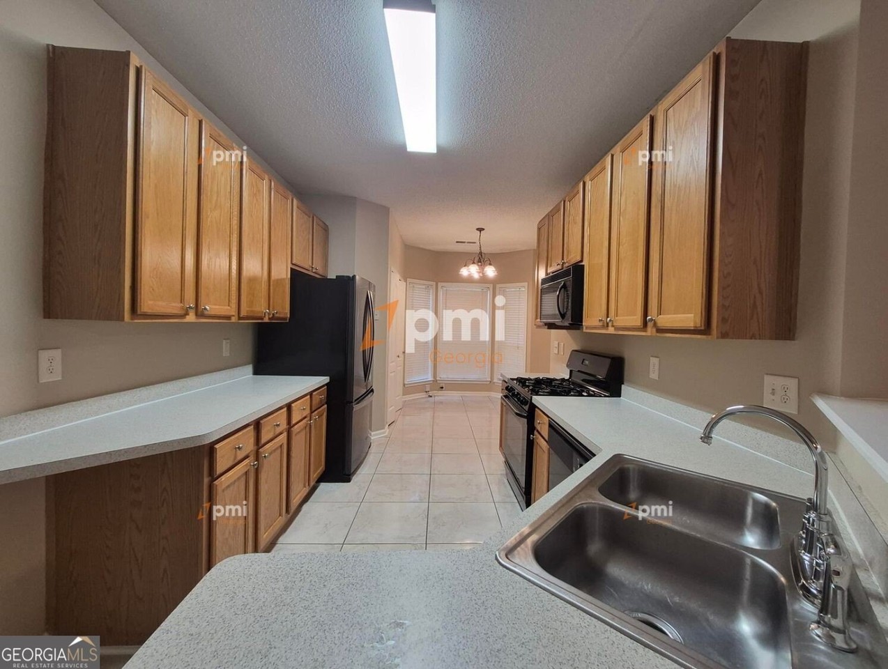 4865 Robinson Square Dr Nw - Photo 2 of 17