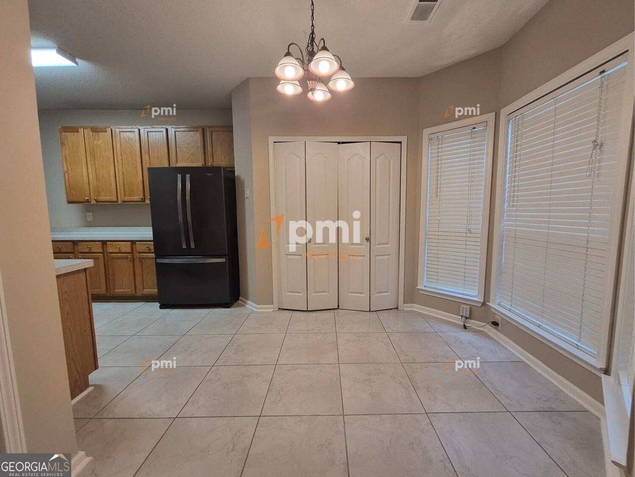 4865 Robinson Square Dr Nw - Photo 3 of 17
