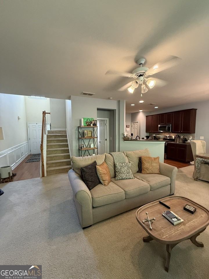 33 Jekyll Dr #8 - Photo 3 of 18