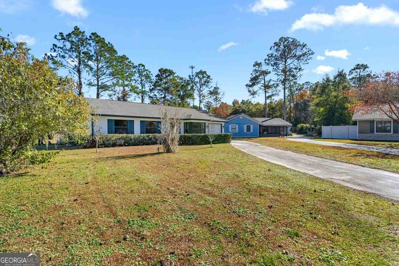404 Westgate Cir - Photo 3 of 24