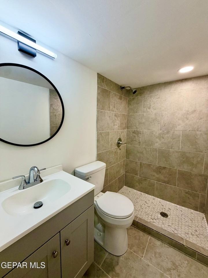 418 S Estrella St #B - Photo 4 of 8