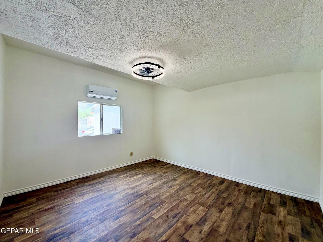 418 S Estrella St #B - Photo 5 of 8