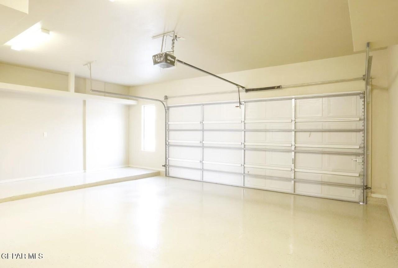 5501 N Stanton St #12 - Photo 5 of 10