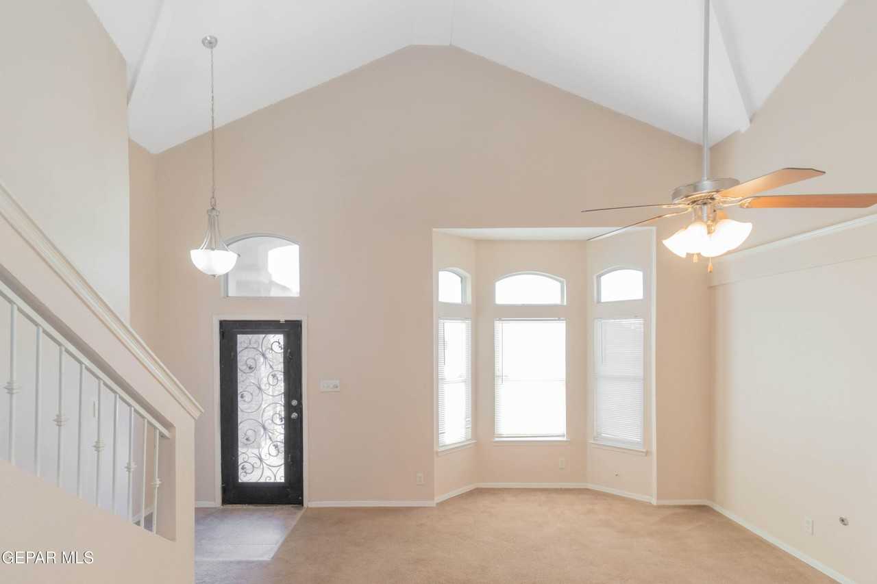 6504 Berringer St - Photo 3 of 30