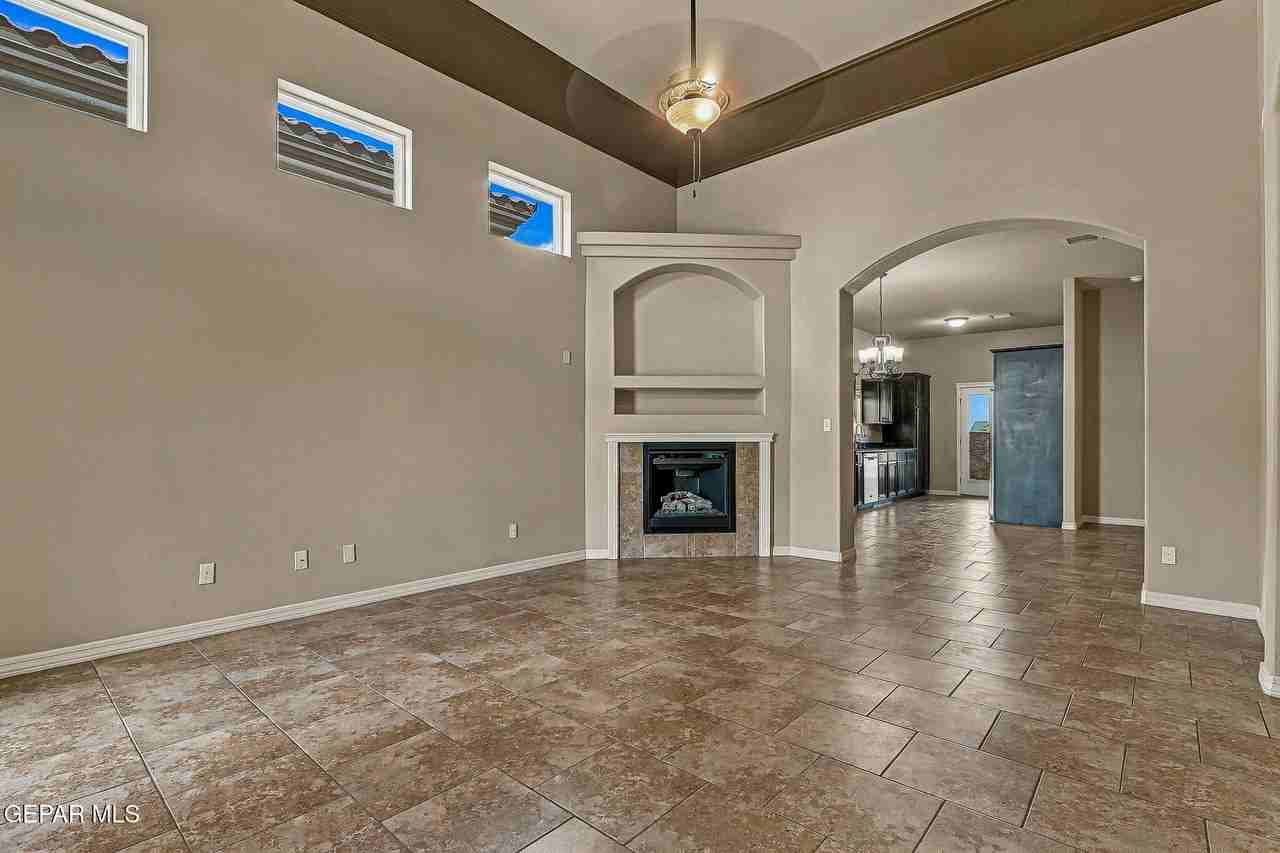 3622 Grand Bahamas Dr - Photo 5 of 38