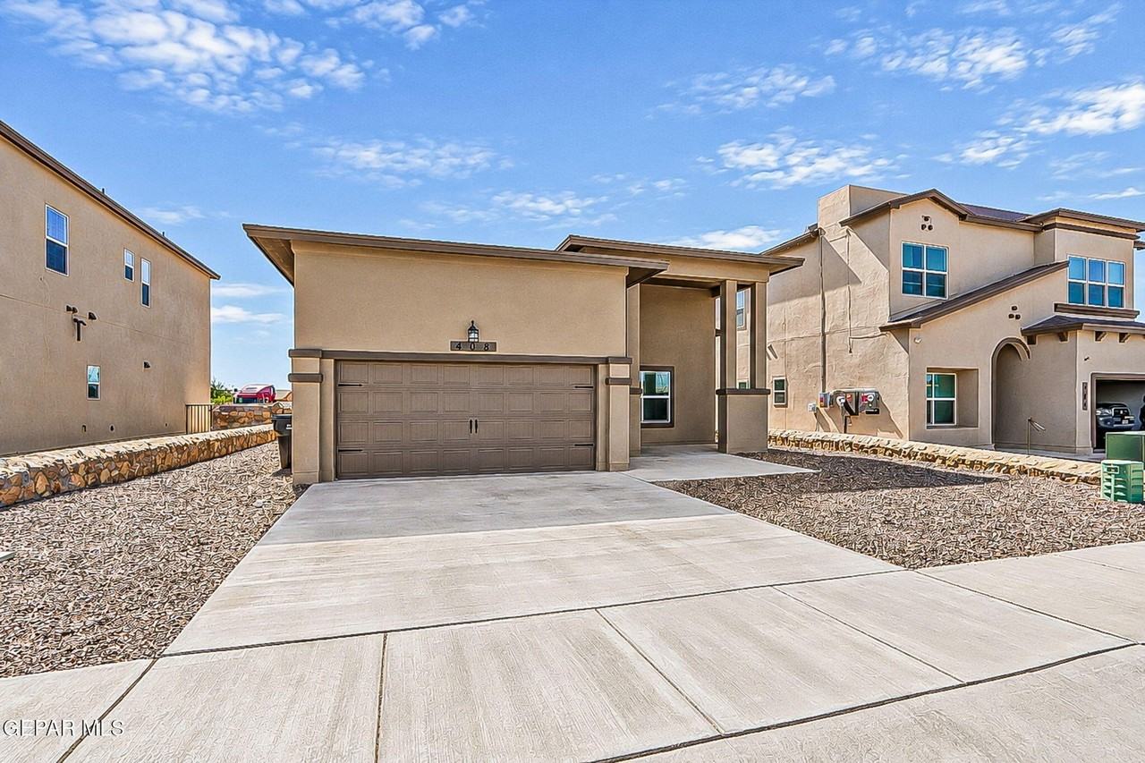 408 Davis Greenwood - Photo 3 of 29