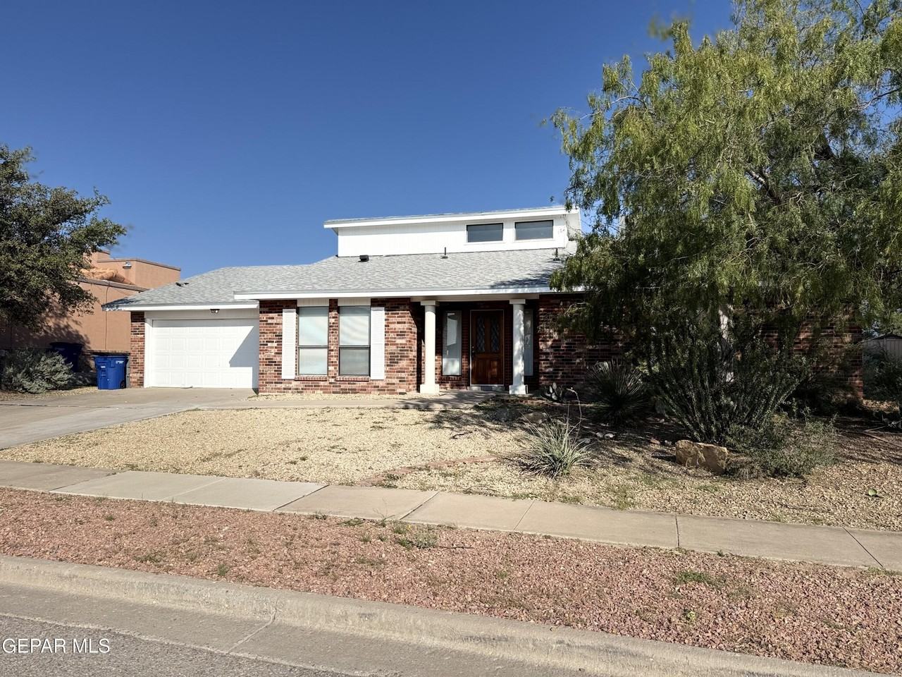 7037 San Marino Dr - Photo 2 of 24