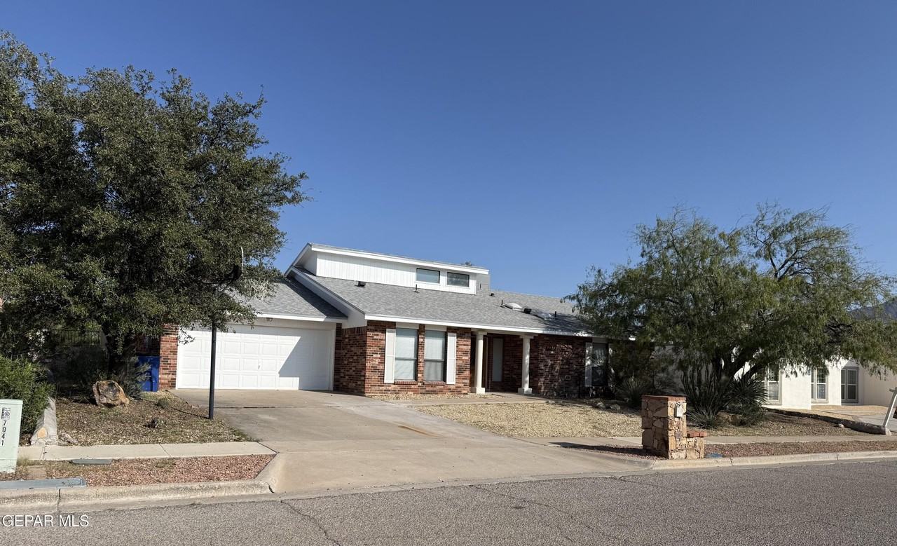 7037 San Marino Dr - Photo 5 of 24