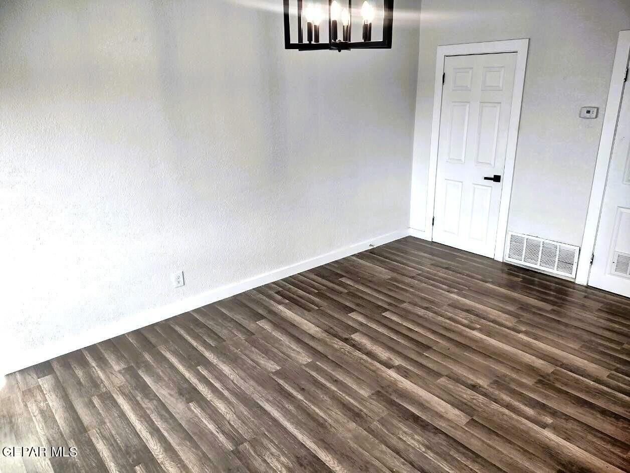 4637 La Luz Ave - Photo 5 of 25