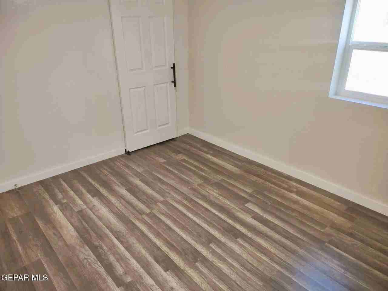 4637 La Luz Ave #REAR - Photo 6 of 10