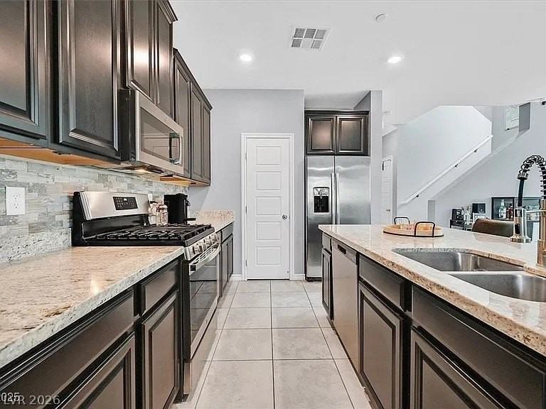 788 Grand Country Ave - Photo 5 of 14