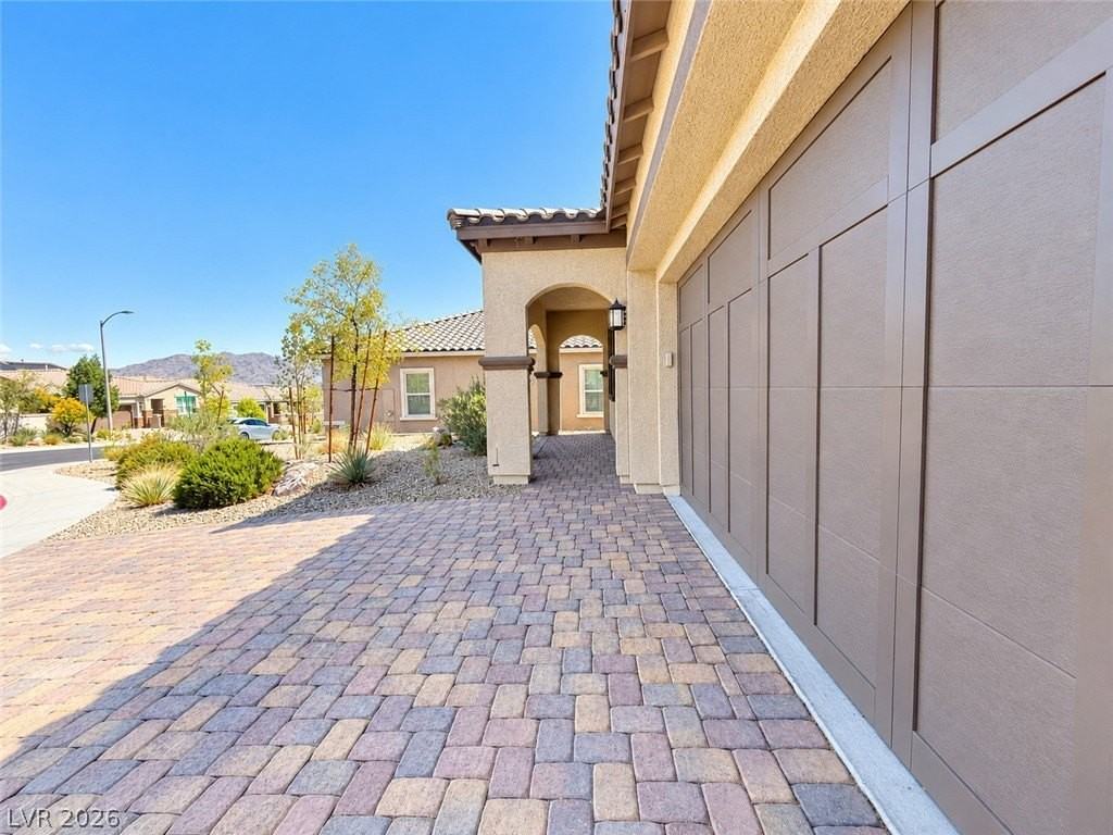 10241 Skye Run Ave - Photo 2 of 34