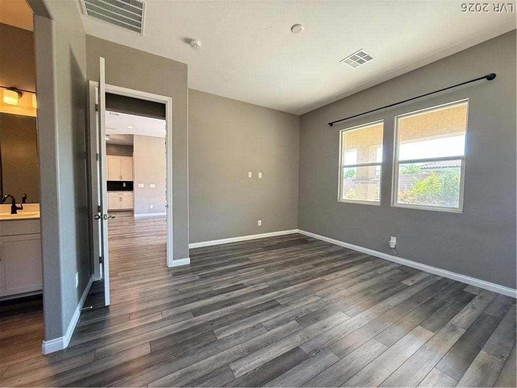 10241 Skye Run Ave - Photo 5 of 34