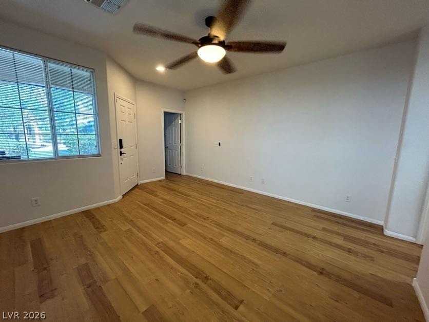 1237 Sun Village Ave - Photo 5 of 43