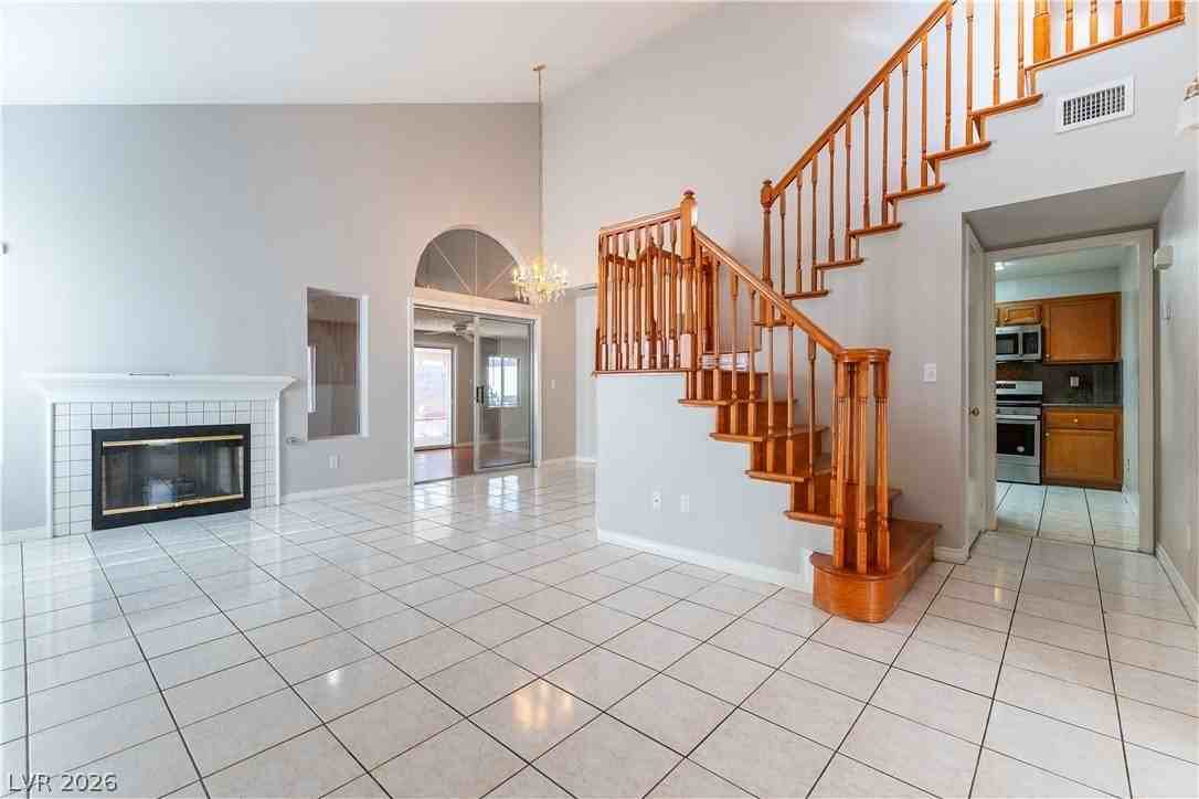 7129 Paradise Bay Dr - Photo 2 of 12
