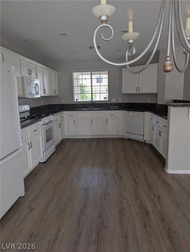 8613 Hidden Pines Ave - Photo 2 of 6