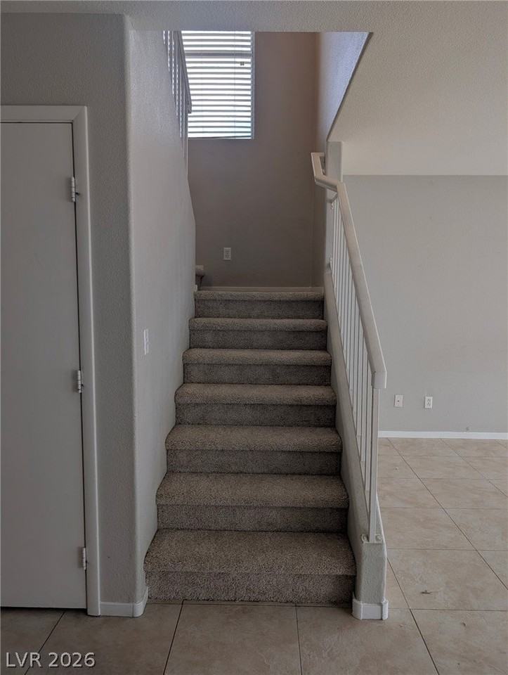 8613 Hidden Pines Ave - Photo 4 of 6