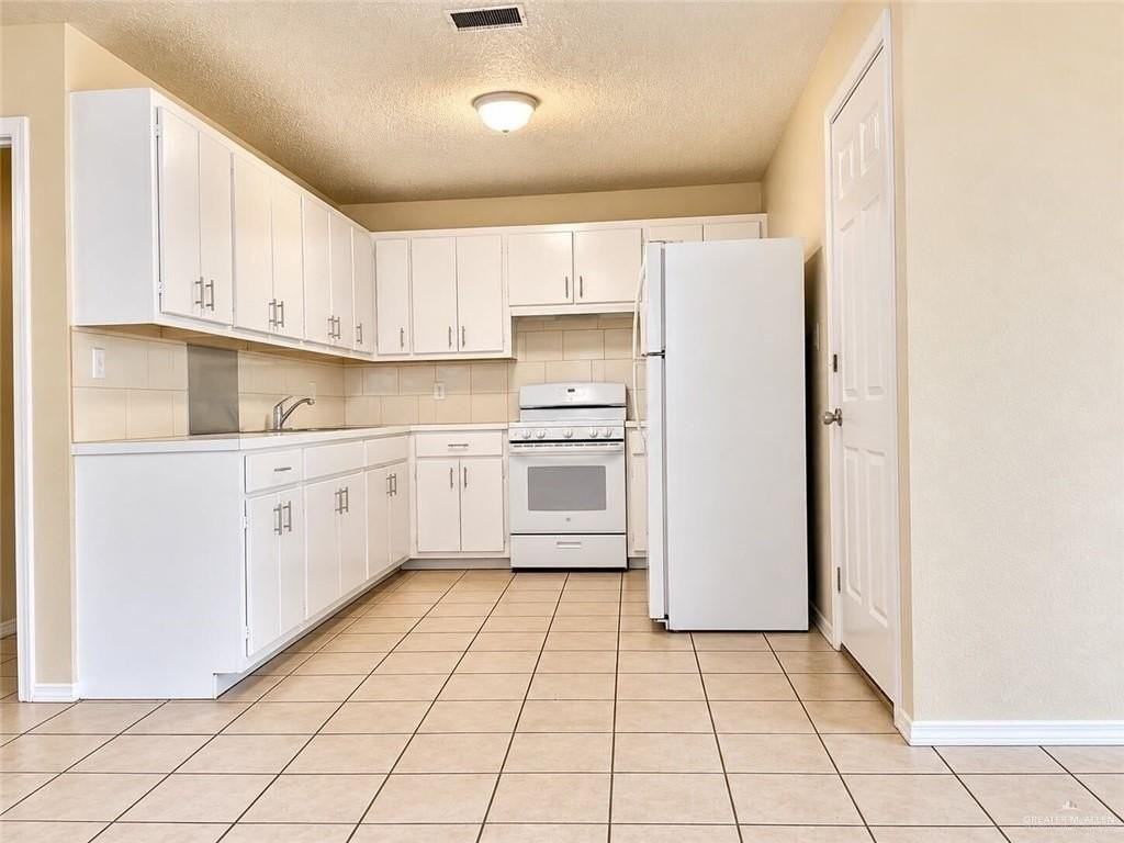 325 W Jefferson St - Photo 4 of 13