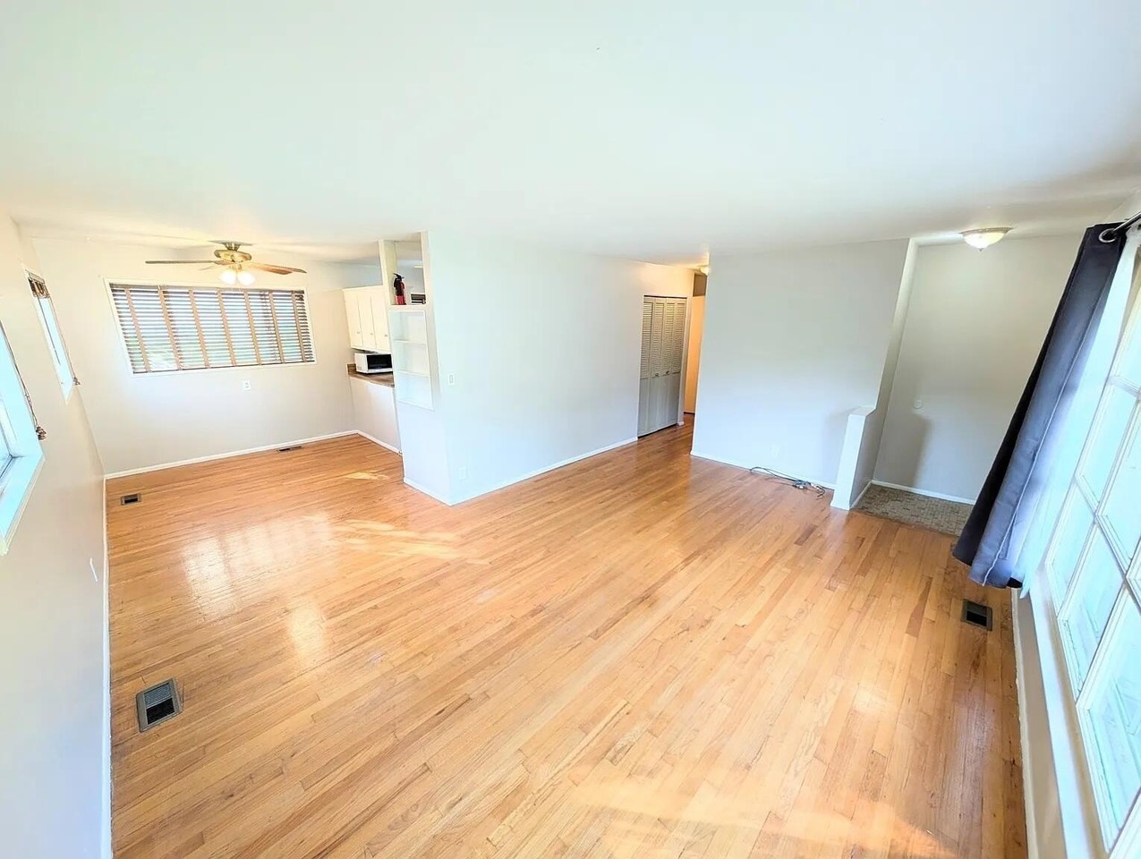 2734 Hampshire Rd - Photo 7 of 17