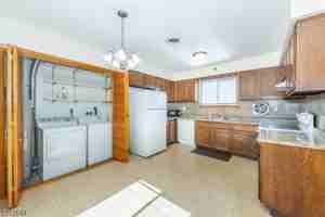 featured image of 358 Union Blvd #2