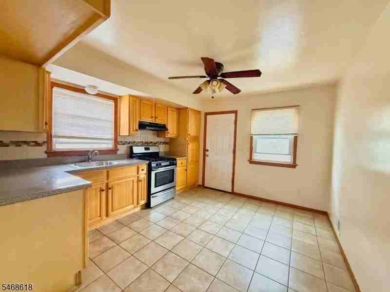 504 Chandler Ave #2 - Photo 4 of 7
