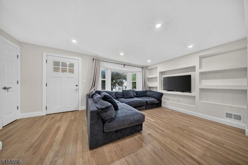 10 Sunnyside Rd - Photo 3 of 26