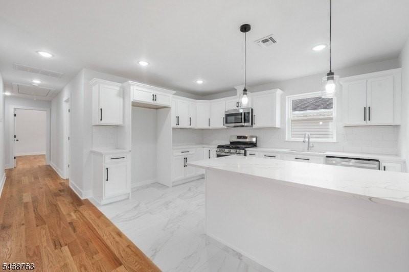 1021 Cross Ave - Photo 4 of 24