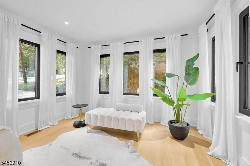 226 Haworth Ave - Photo 4 of 39
