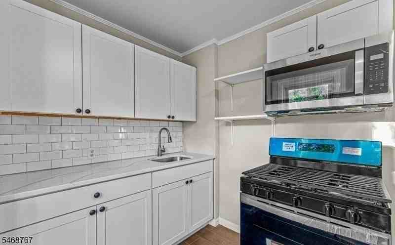 6 Armstrong St - Photo 6 of 19