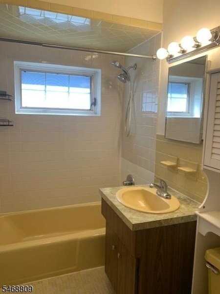 180 High St #4 - Photo 3 of 5