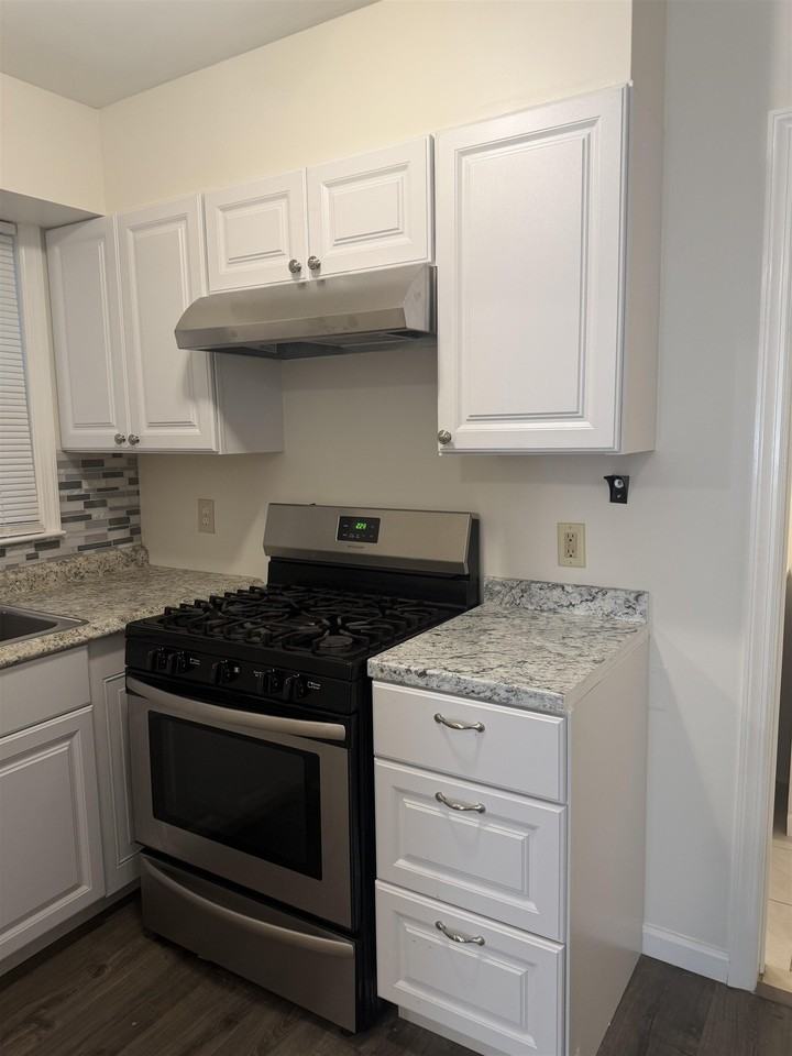 15 W 52nd St - Photo 5 of 12