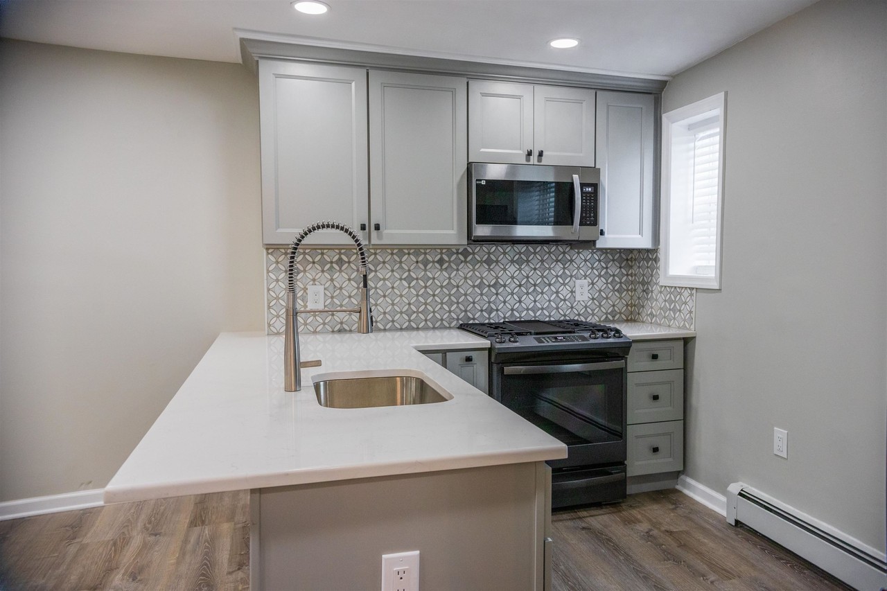 366 Pacific Ave #3 - Photo 3 of 16