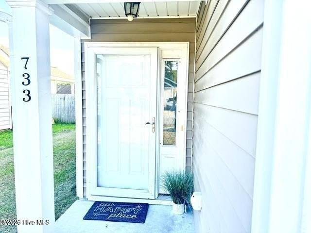 733 Seneca Ct - Photo 2 of 17