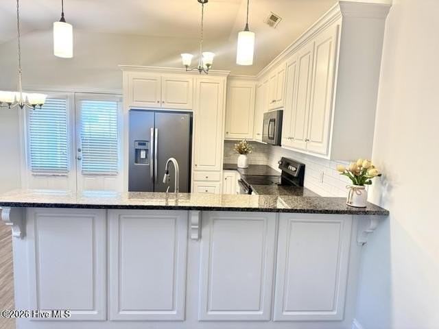 733 Seneca Ct - Photo 4 of 17