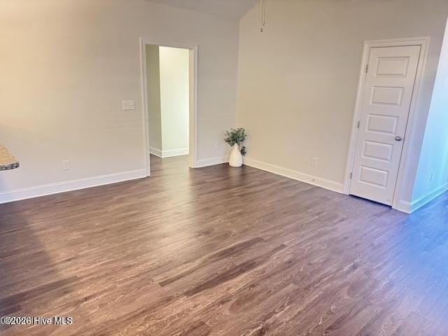 733 Seneca Ct - Photo 7 of 17