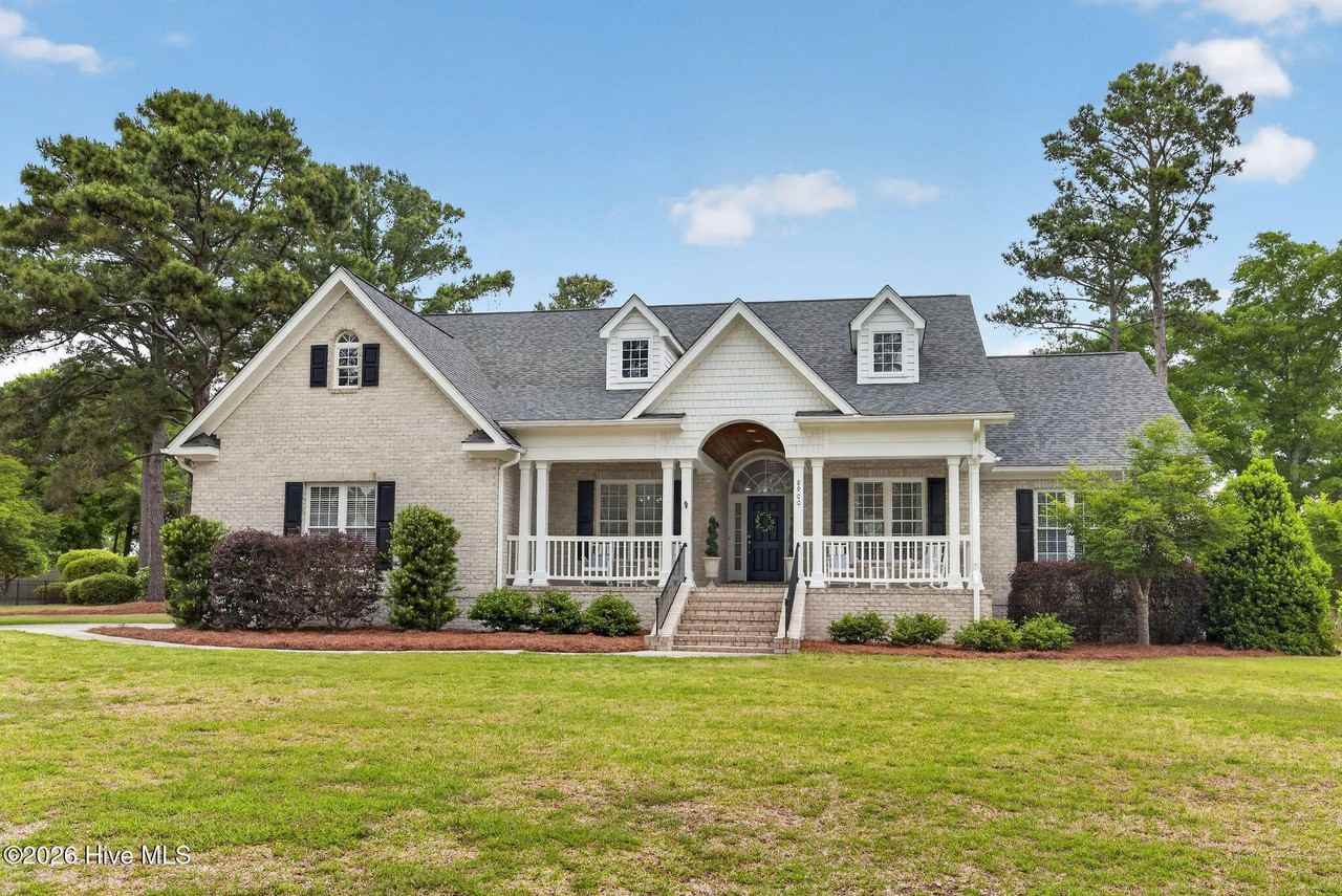 8900 Champion Hills Dr - Photo 3 of 36