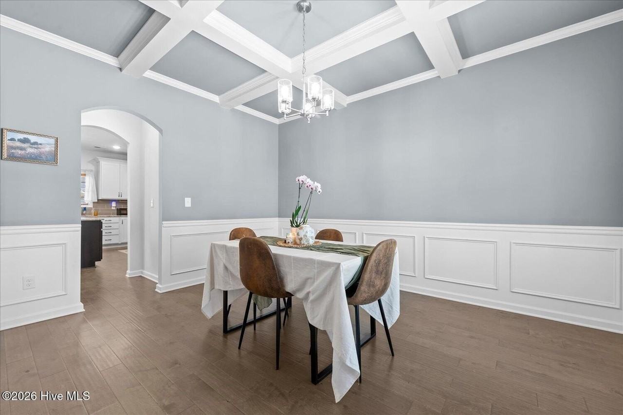 892 Kilworth Cir - Photo 5 of 38