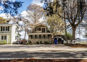 featured image of 3002 Canal Cove Rd